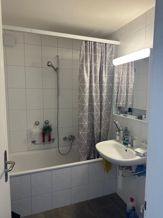 Lumineux appartement de 2 pièces avec balcon au 6e étage – Bienne 7