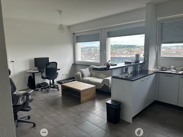 Lumineux appartement de 2 pièces avec balcon au 6e étage – Bienne 1