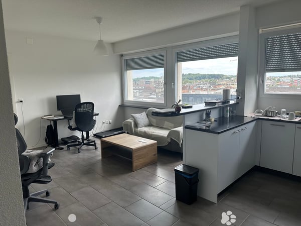 Lumineux appartement de 2 pièces avec balcon au 6e étage – Bienne 1