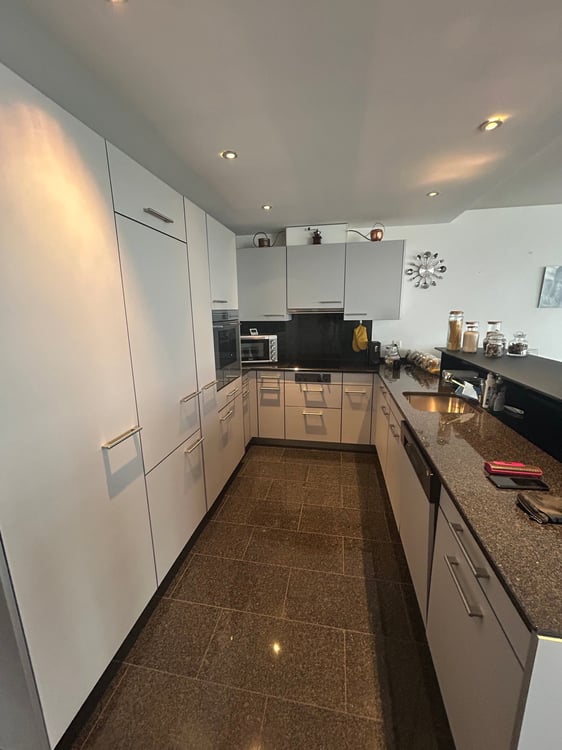 Appartement moderne de 3.5 pièces avec balcon à Bienne 7