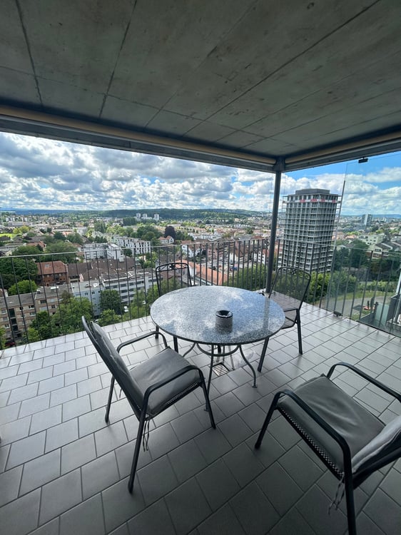 Appartement moderne de 3.5 pièces avec balcon à Bienne 13