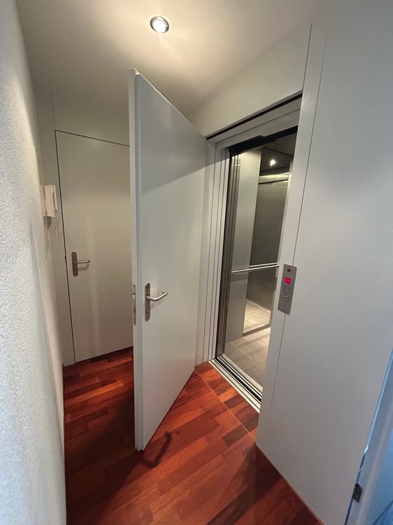 Unique appartement au centre de Bienne avec ascenseur dans l'appartement 4
