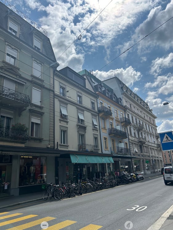 Unique appartement au centre de Bienne avec ascenseur dans l'appartement 1