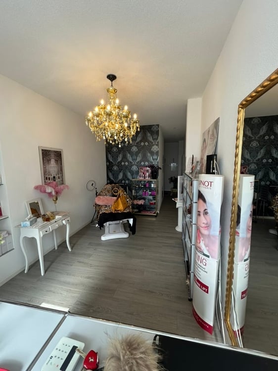Local commercial élégant à louer – Rue du Général-Dufour, Biel 10