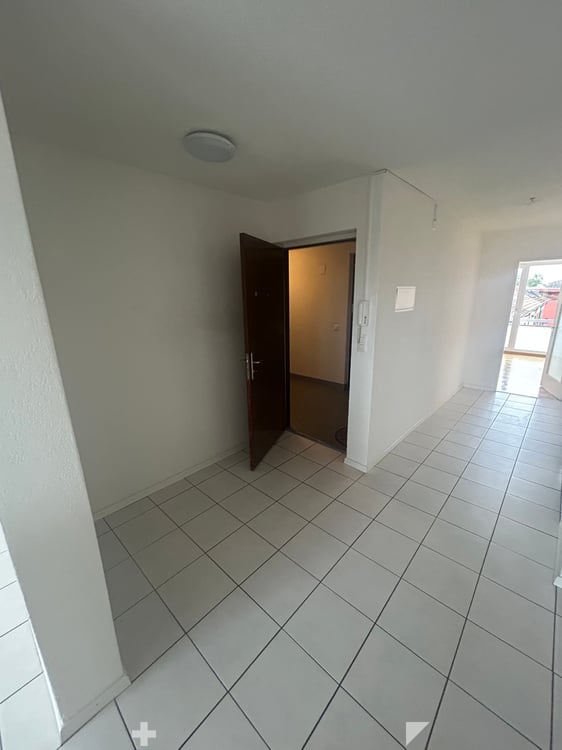 Spacieux appartement de 5.5 pièces avec balcon à Bienne 3