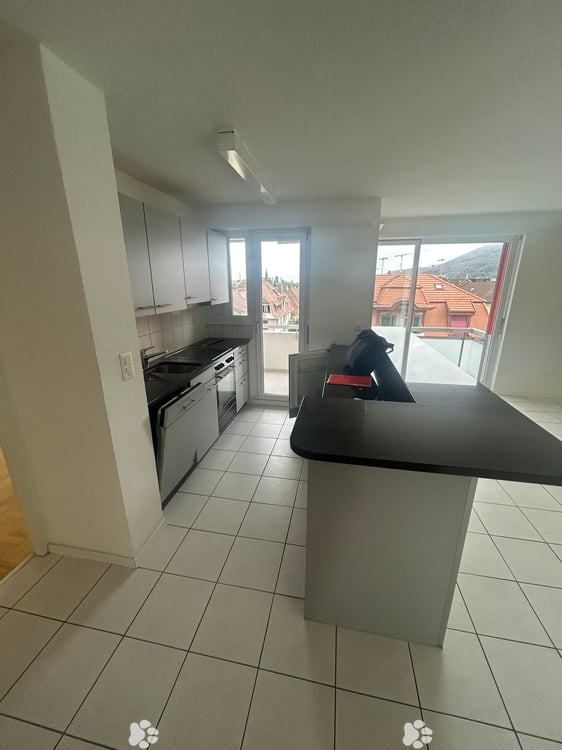 Spacieux appartement de 5.5 pièces avec balcon à Bienne 4