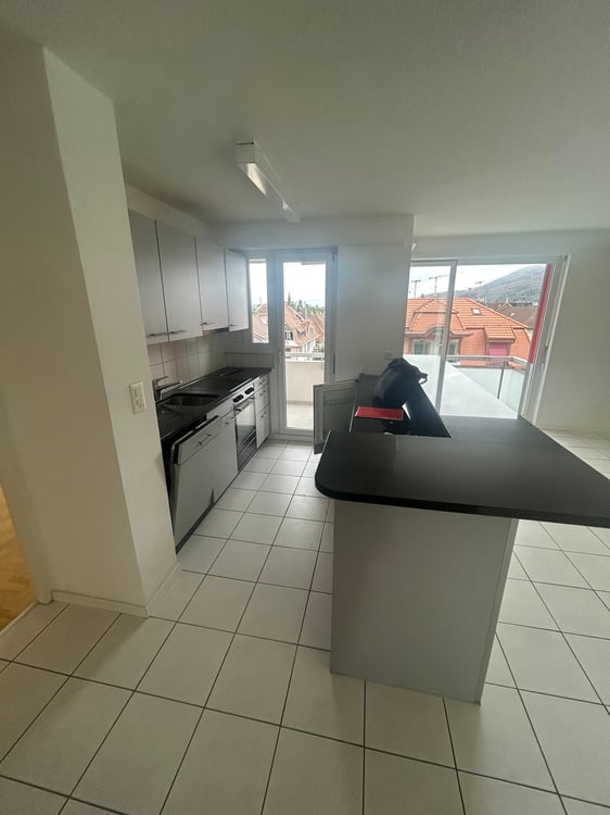 Spacieux appartement de 4.5 pièces avec balcon à Bienne 4