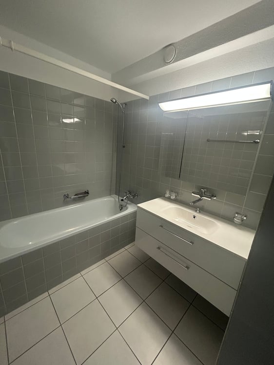 Spacieux appartement de 5.5 pièces avec balcon à Bienne 10