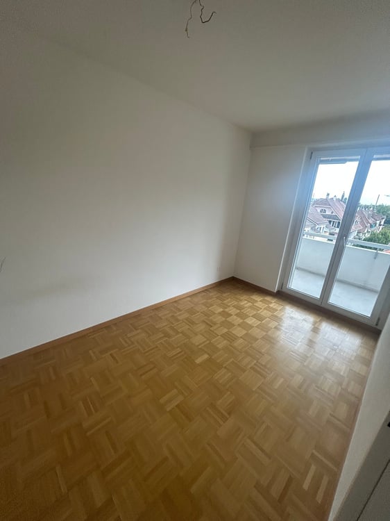 Spacieux appartement de 5.5 pièces avec balcon à Bienne 11