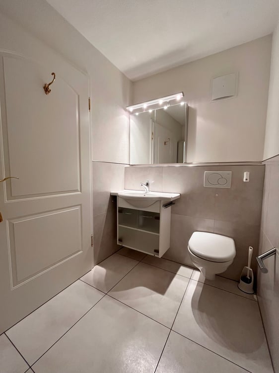 sehr gepflegte 1.5-Zimmer-Wohnung mit schöner Aussicht 9