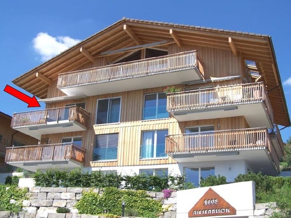 sehr gepflegte 1.5-Zimmer-Wohnung mit schöner Aussicht 1