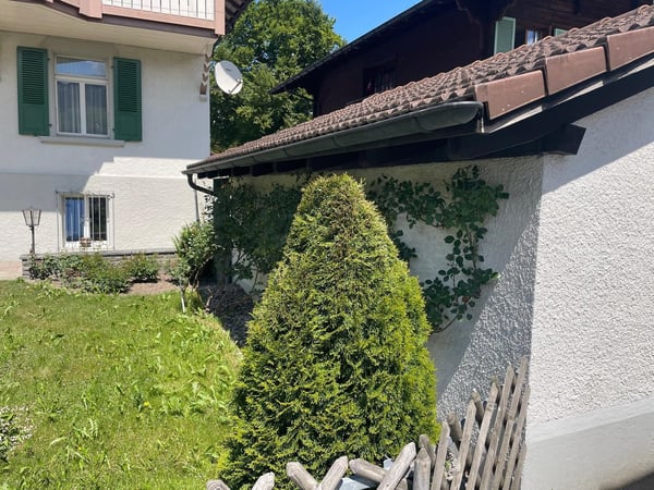 Wohngeschäftshaus mit grosszügigem Nebengebäude 7