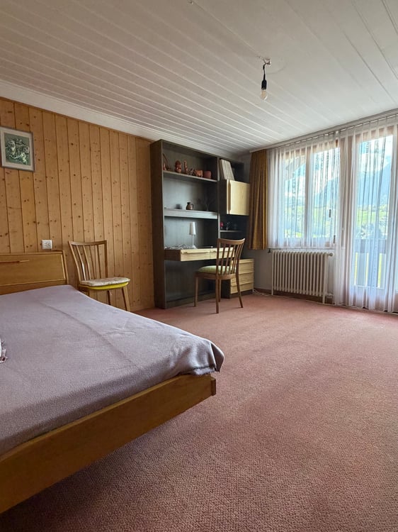 Wohngeschäftshaus mit grosszügigem Nebengebäude 6