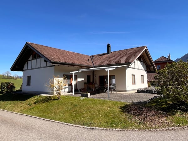 grosses 4.5-Zimmer Einfamilienhaus an ruhiger Lage 1