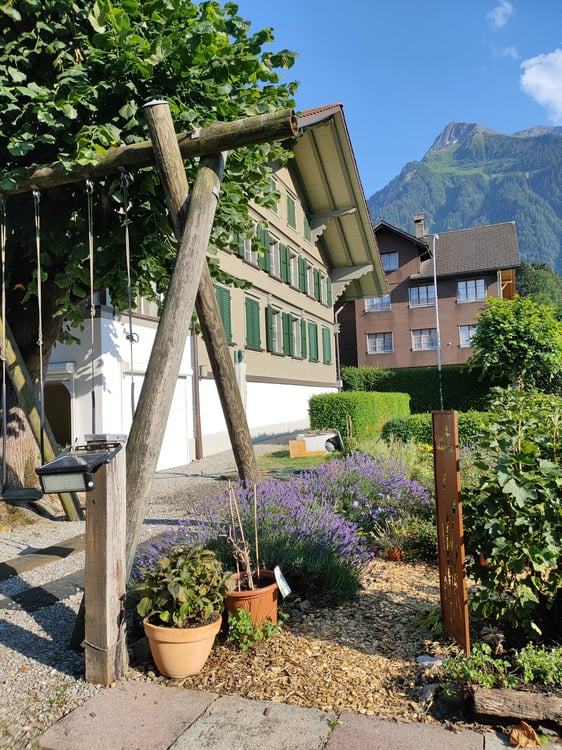 grosszügige 5.5-Zimmerwohnung mit Gartenmitbenutzung 2