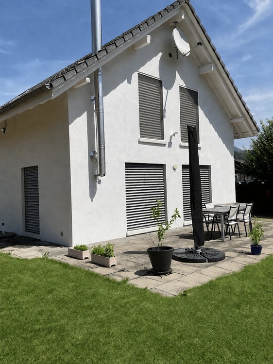 Stilvolles 5½-Zimmer-Einfamilienhaus mit Garten in Hubersdorf 2