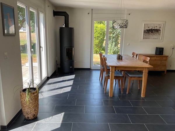 Stilvolles 5½-Zimmer-Einfamilienhaus mit Garten in Hubersdorf 8