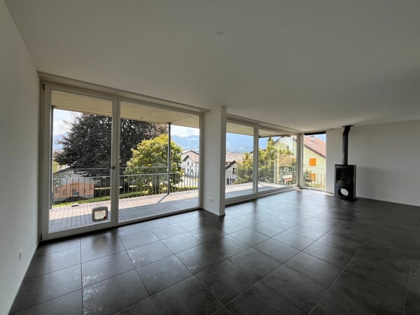 grosse 4.5-Zimmer Wohnung mit div. Nebenräumen an zentraler Lage 8