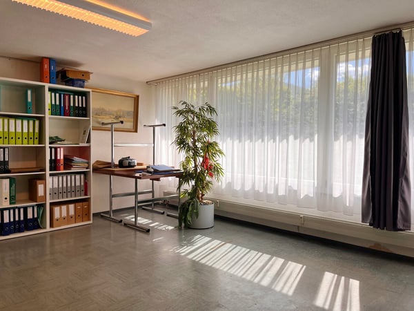 Geräumiges Büro/Gewerberaum für vielseitige Möglichkeiten 2