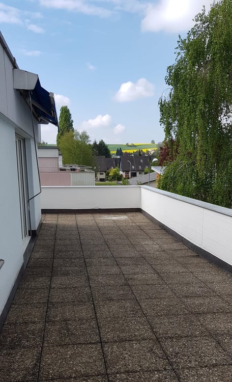 Traumhafte Attika mit 53 m2 Terrasse in kleinem Mehrfamilienhaus 2