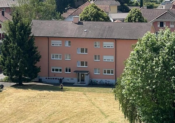 Attraktive und helle 4 1/2 Zimmer-Wohnung mit See und Bergsicht 1