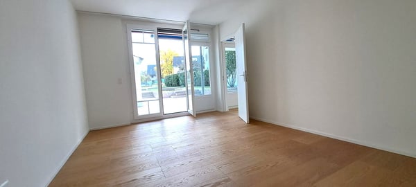 Gartenwohnung inkl. direkt verbundener Garagebox,grosszügigem EG/UG-Bereich, Haushaltsraum, Garten 5