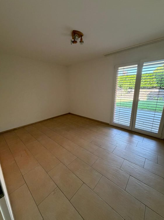 Helle, luftige 3.5-Zimmer-Wohnung im Erdgeschoss mit grossem Sitzplatz und Gartenanteil 6
