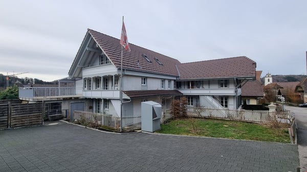 Gemütliche 7.5-Zimmer Maisonette-WHG mit Balkon und Terrasse 1