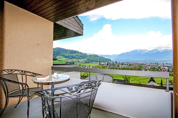 Grosszügiges 6½-Zimmer-Haushälfte mit Privatsphäre und privilegierter Panoramaaussicht 12