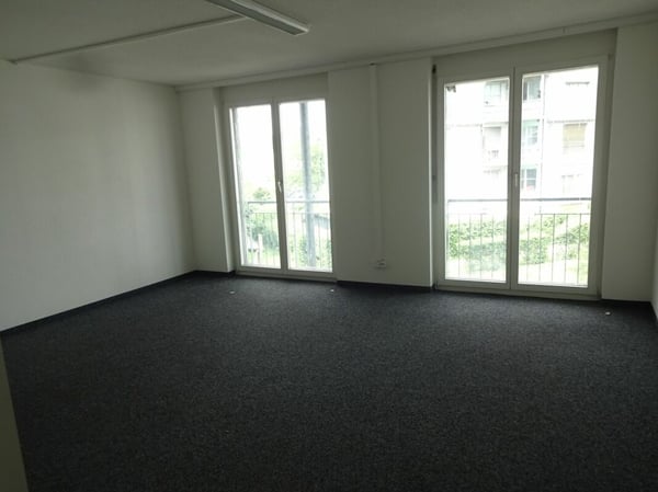 Grosszügiger Büroraum mit 12m² - Viel Platz für Ihre Ideen 3
