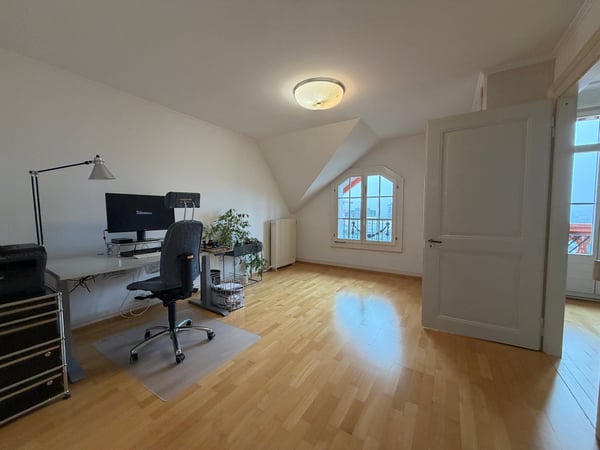 Charmante 7.5-Zimmer-Dachwohnung im historischen Bern 3