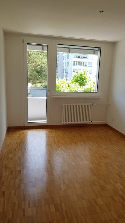 Exklusive, lichtdurchflutete Wohnung mit traumhaftem Ausblick ins Grüne und weitläufigem Balkon. 7