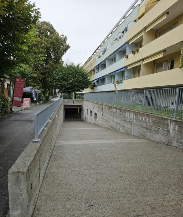 Einstellhallenplatz im Stadtteil V - Breitenrain-Lorraine 1