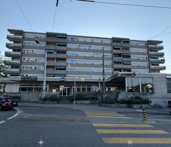 Ideal gelegene Verkaufsfläche und Büroräumlichkeiten 1