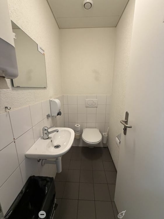 Ideal gelegene Verkaufsfläche und Büroräumlichkeiten 4