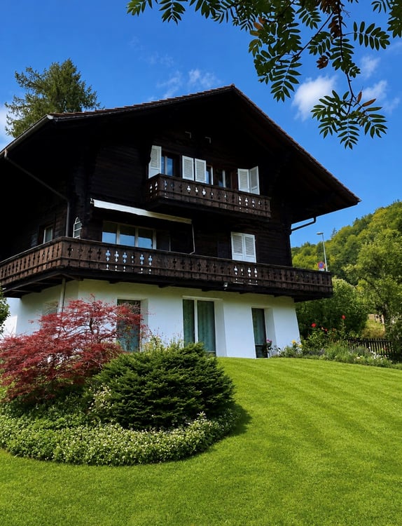 Rustikale Eleganz in Gümligen - freistehendes Chalet mit viel Umschwung 1