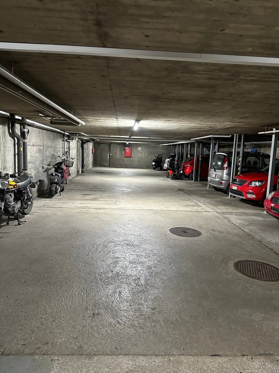 Einstellhallenplatz ab sofort zu vermieten