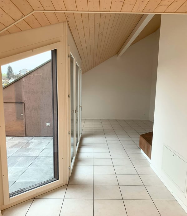 Wunderschöne Dachwohnung mit Cheminée, ruhig und doch zentral. 7