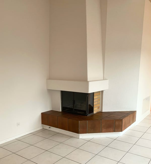 Wunderschöne Dachwohnung mit Cheminée, ruhig und doch zentral. 6