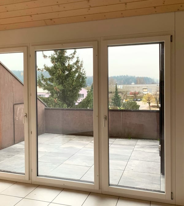 Wunderschöne Dachwohnung mit Cheminée, ruhig und doch zentral. 8