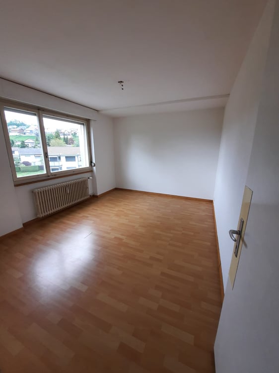 Preiswerte 4.5 Zimmerwohnung in Huttwil 2.OG 11