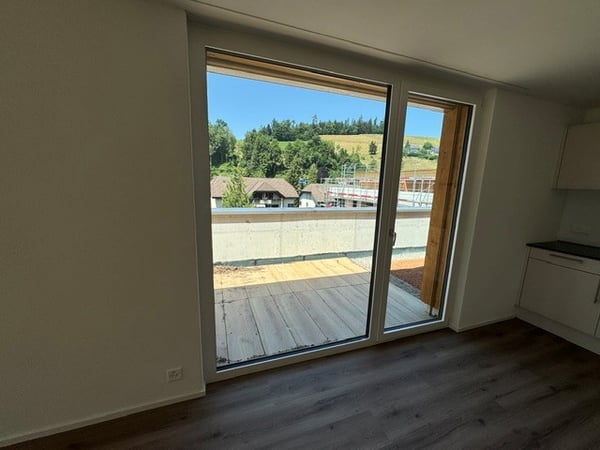 Charmante 3.5-Zimmer-Attikawohnung in Huttwil, grosser Balkon, Neubau Erstbezug 2
