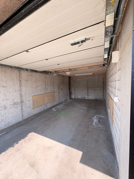 Wunderschöne preisgünstige Dachwohnung mit Cheminée, ruhig und doch zentral 23