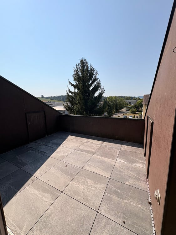 Wunderschöne preisgünstige Dachwohnung mit Cheminée, ruhig und doch zentral 7