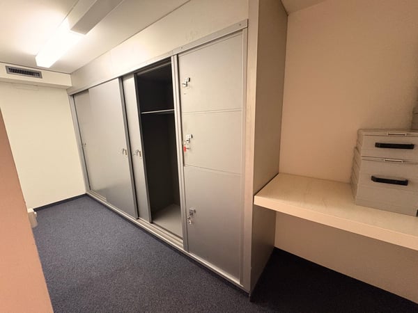 Aussergewöhnliche Wohnung mit viel Platz und Nutzungsmöglichkeiten 14