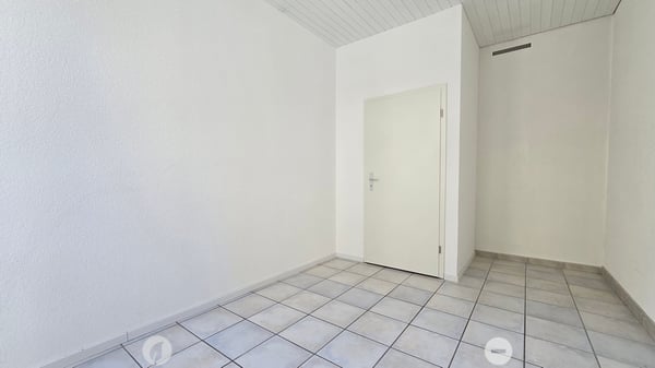 Beste Lage vis-à-vis vom Bahnhof 7