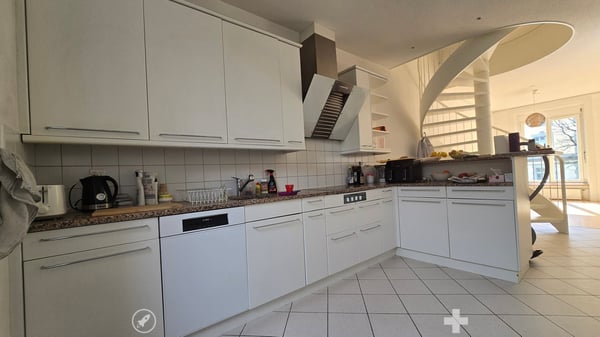 Charmante 5.5-Zimmer-Duplex-Wohnung in Biel / Neue Parkettböden 4