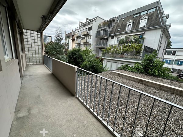 Moderne 4.5-Zimmer-Wohnung mit Balkon 7