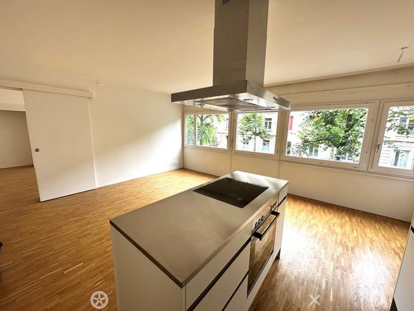 Moderne 4.5-Zimmer-Wohnung mit Balkon 2