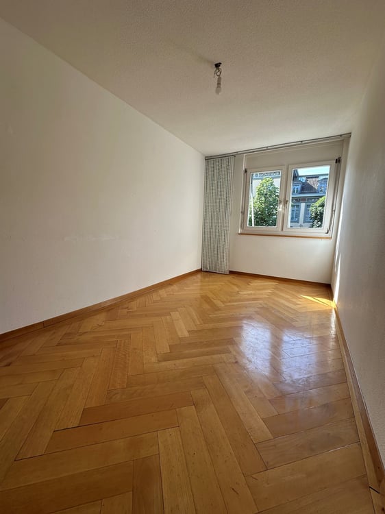 Charmante 5.5-Zimmer-Duplex-Wohnung in Biel / Neue Parkettböden 9